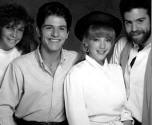En 1990 trabaj en la telenovela "Flor y Canela", con gran repercusin. En la foto: Edith Gonzlez, Ernesto Laguardia, Mariana Garza y Ari Telch.